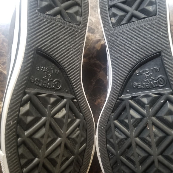 Converse - Picture 3 of 4